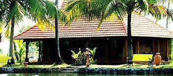 Kondai Lip Hotel Alappuzha Buitenkant foto