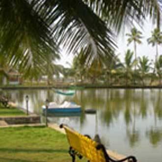 Kondai Lip Hotel Alappuzha Buitenkant foto